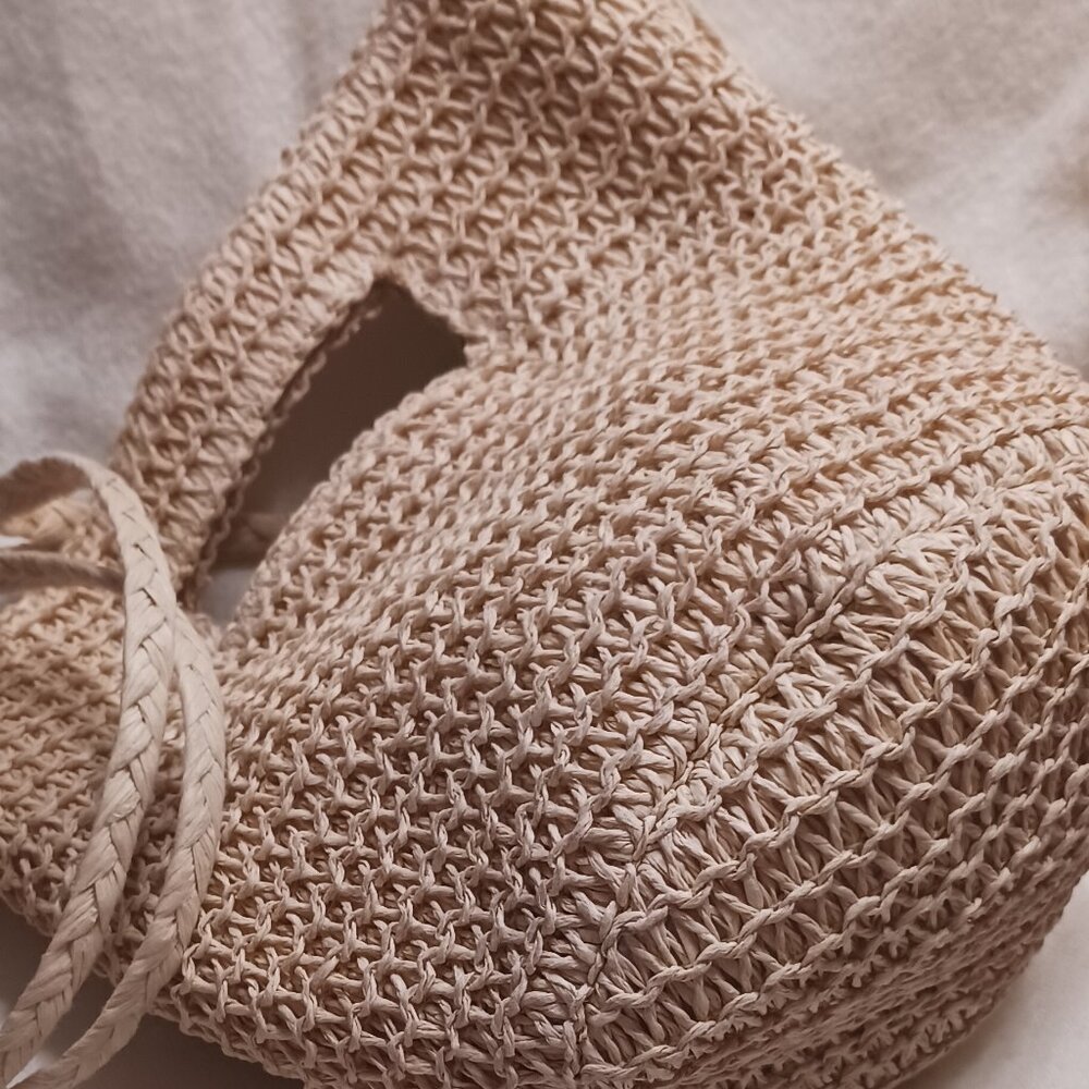 Great Condition Universal Thread Crossbody Purse - image 3